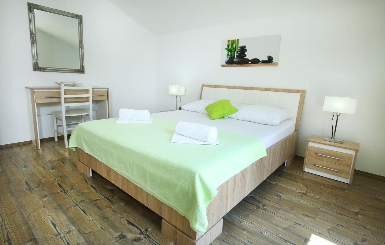 Apartments Nemira Exclusive Omiš Extérieur photo
