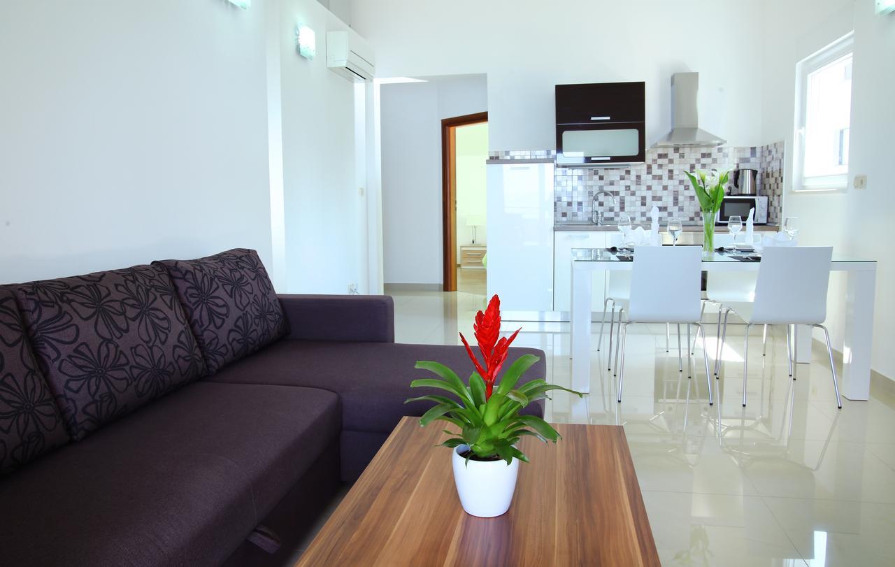 Apartments Nemira Exclusive Omiš Extérieur photo